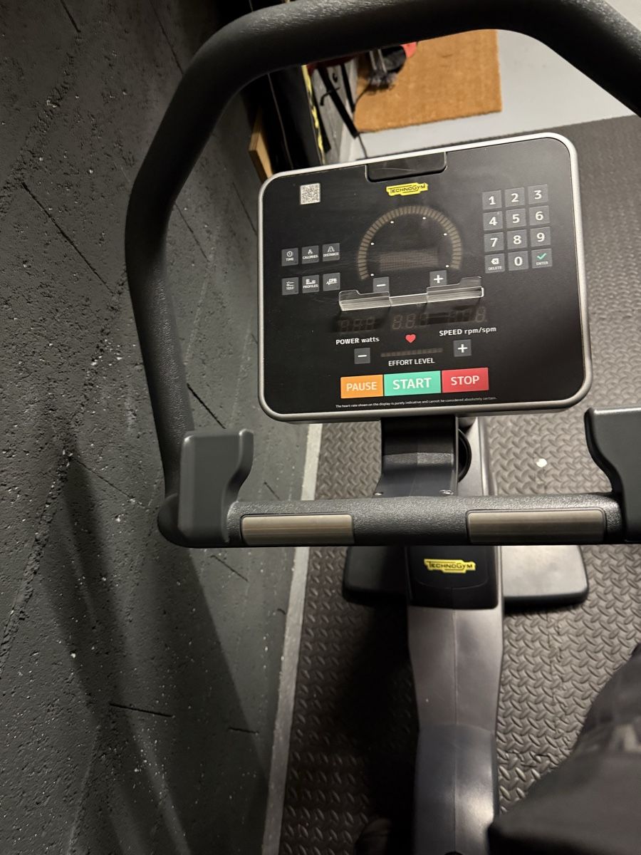 Technogym Hometrainer: Technogym Exercise Bike – Usato da Genolier venduto da fan_6jww 4