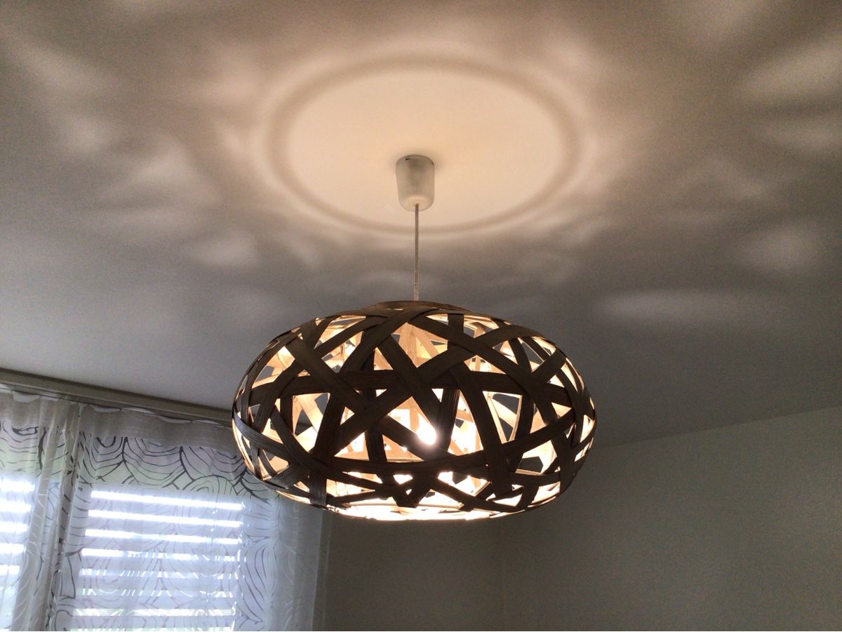 Lustres & lampes de plafonds: Hängelampe/Pendellampe mit Holzgeflecht – D'occasion à Oberwil BL par Brichri3001