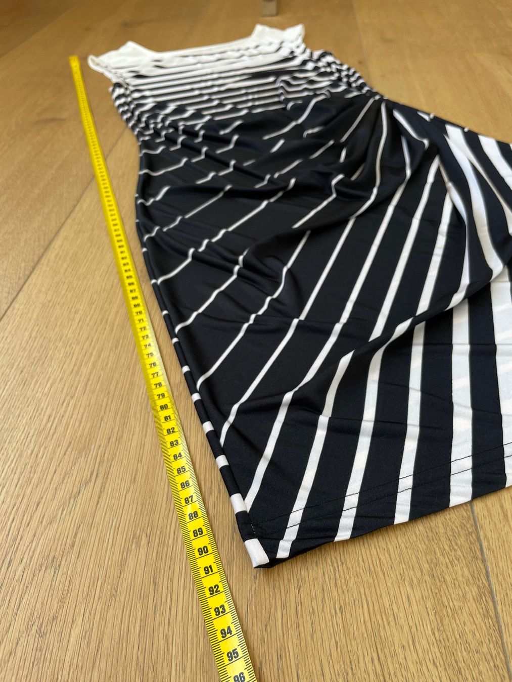 C&A Vestiti: Gerafftes Streifenkleid - schwarz-creme – Usato da Grenchen venduto da M_ina 2