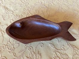 Contenitore in legno a forma di pesce