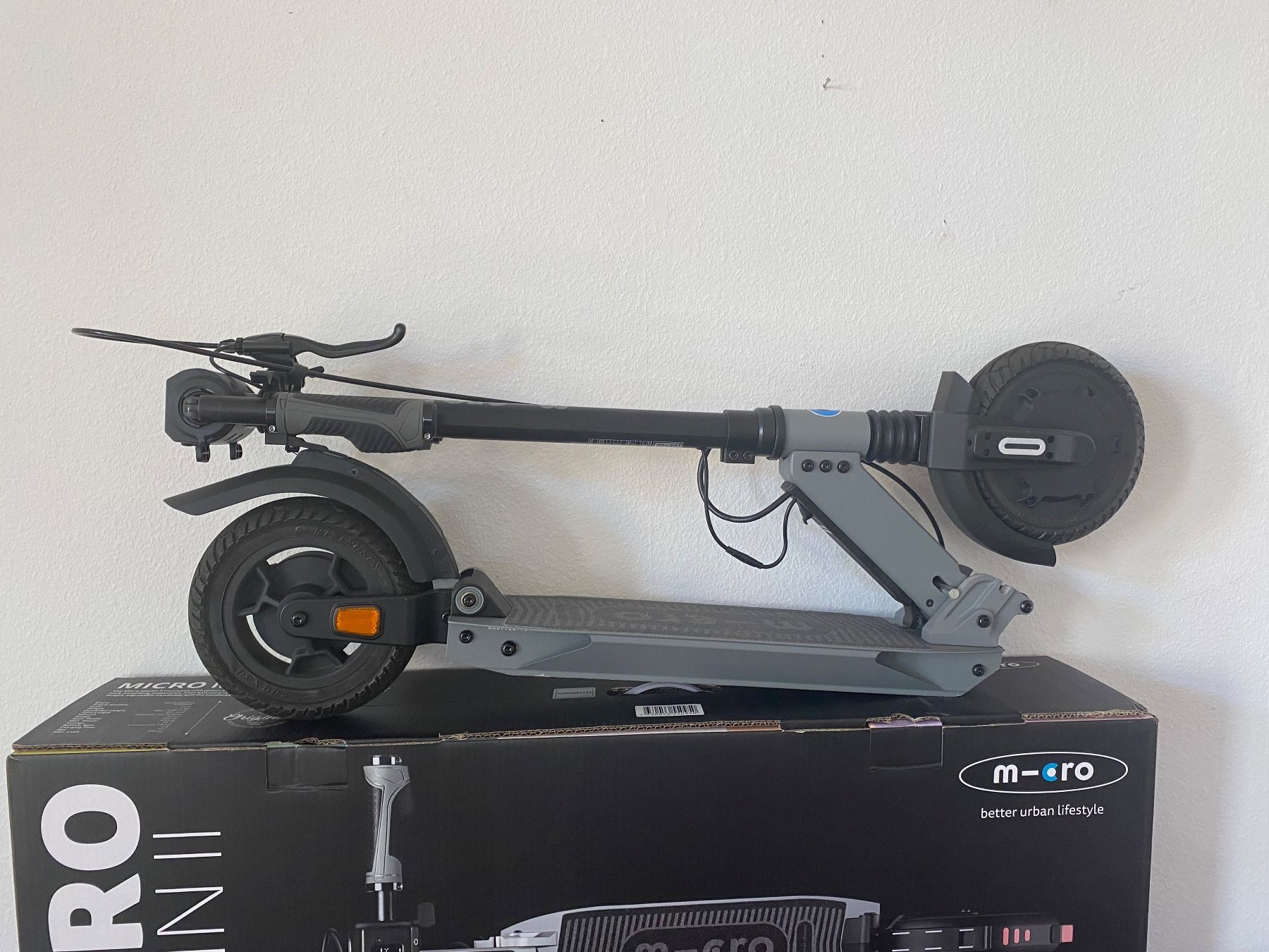 Micro Kickboard: Micro E-Scooter Micro II kaum gebraucht – D'occasion à Bern par Navarese 2