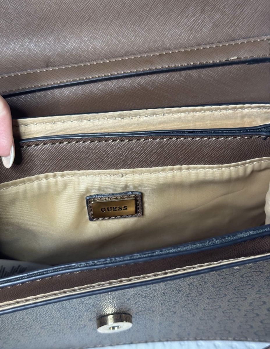 Guess Borse da donna: Guess Tasche – Usato da Murgenthal venduto da Klea.ch 1