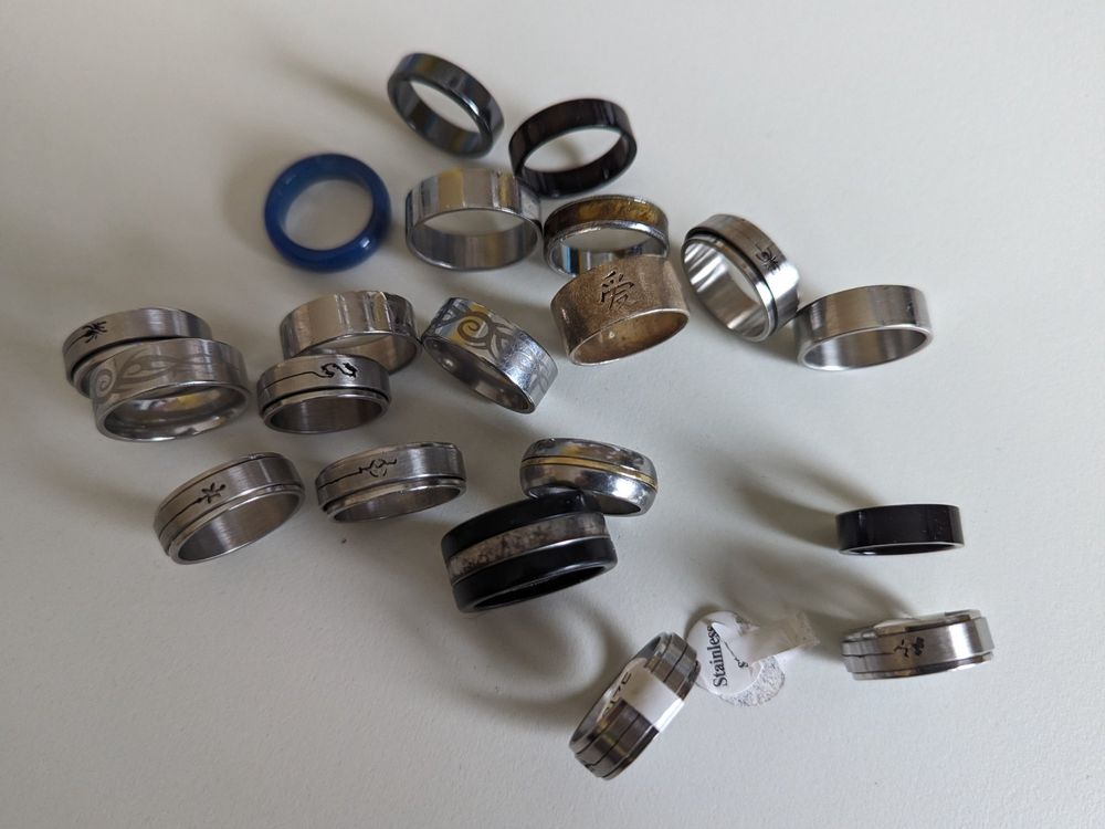 Diverse Ringe aus Edelstahl (Neu (gemäss Beschreibung)) in für CHF 10 ...