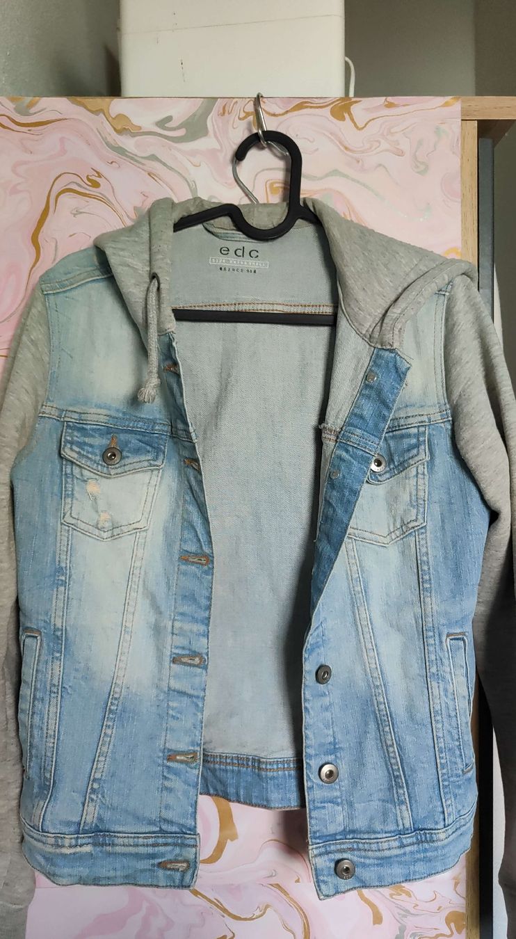 Esprit Jacken: Jeansjacke EDC mit Kapuze Gr. XS – Gebraucht aus Erlinsbach SO von xandra23 1