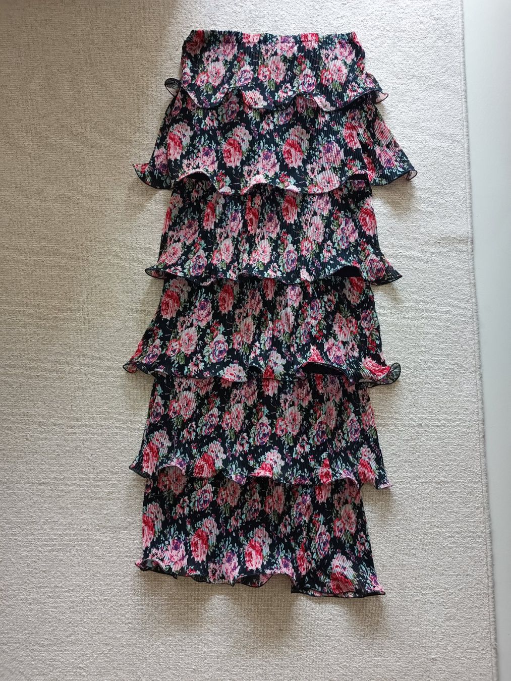 Kleider: Trägerloses Maxi-Blumenkleid mit Rüschen L – Gebraucht aus Wallisellen von C_DM 8