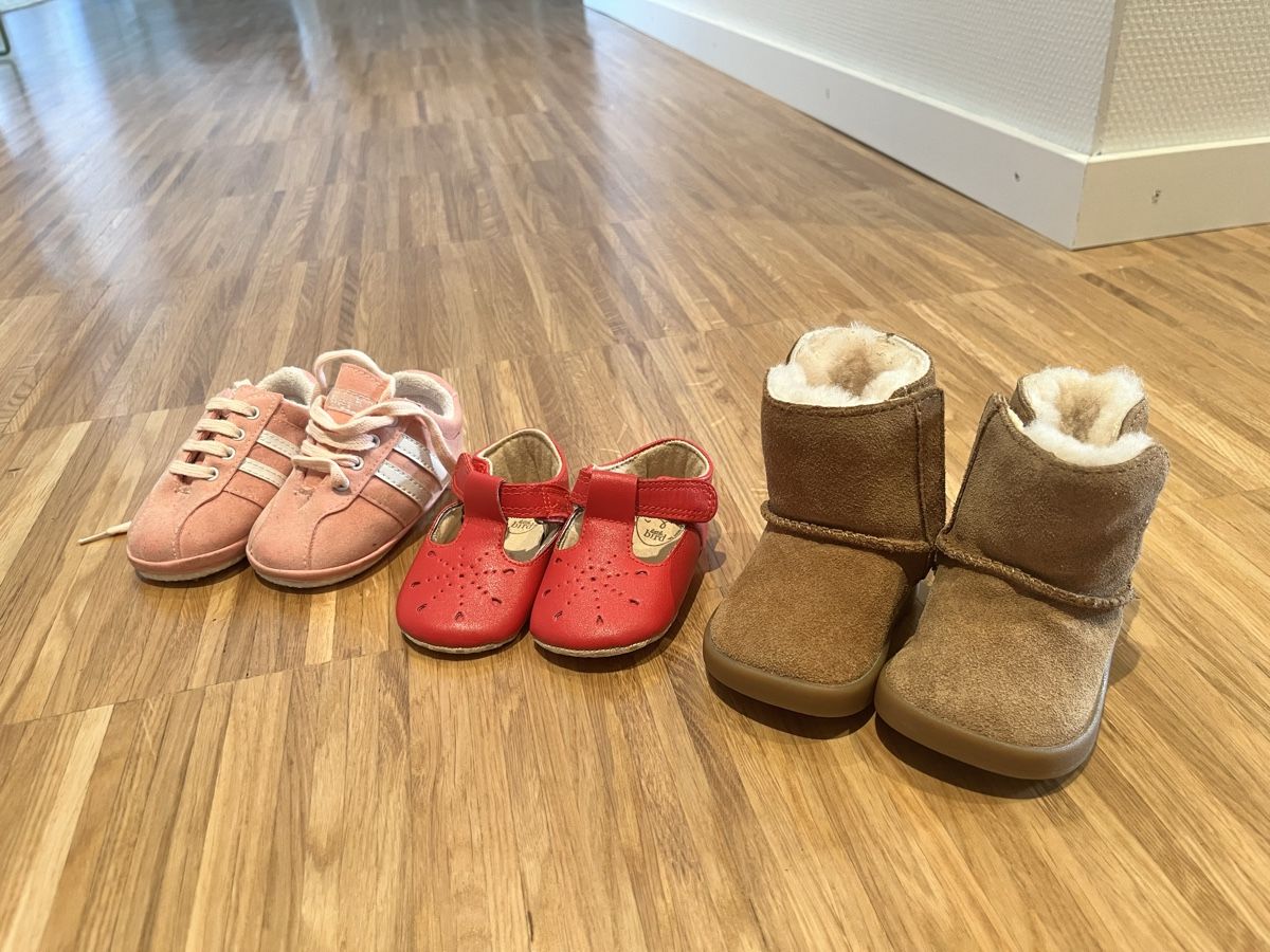 Scarpe per ragazzi: Baby shoes bundle - Uggs – Usato da Adliswil venduto da aut_vs9m