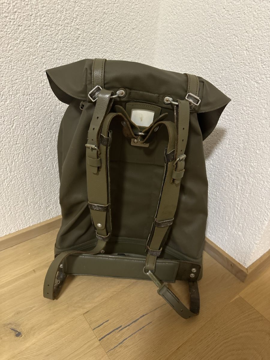 Schweizer Armee Zaini: Schweizer Armee Rucksack - Robust und bereit fürs Abenteuer – Usato da Dulliken venduto da Antik_Vintage 3