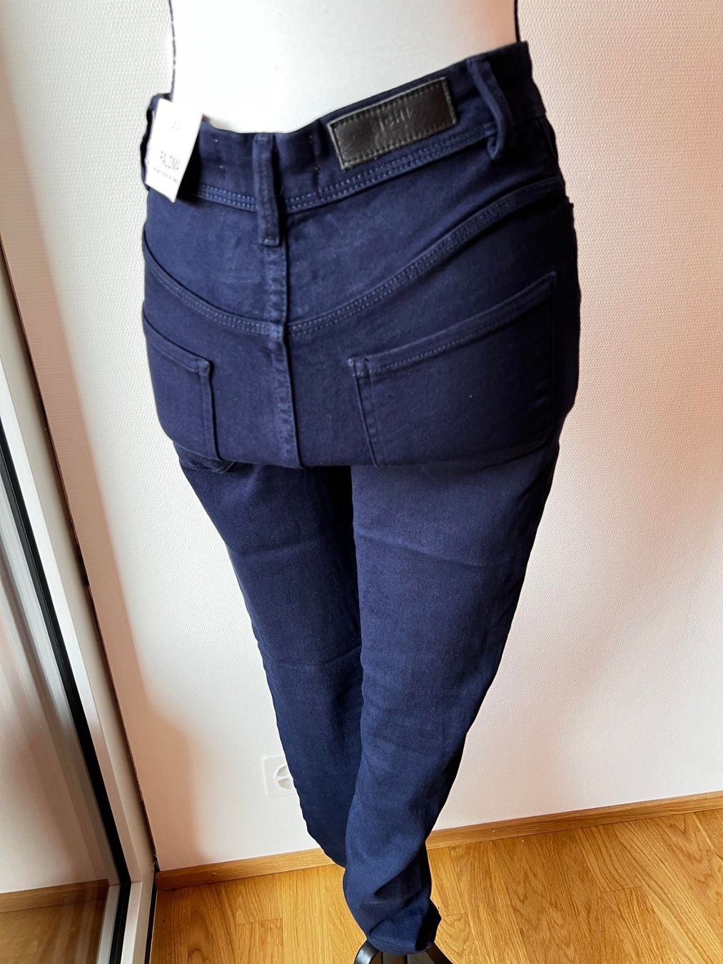 Jeans: Neues Jeans 25/32 – Nuovo e nell'imballaggio originale da Riehen venduto da edu_92w7 1