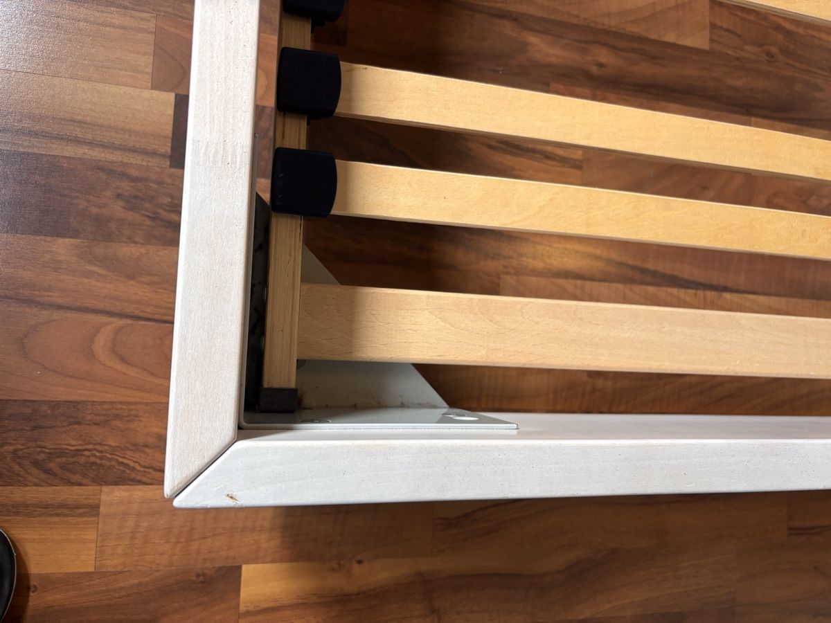 Letti: Bettgestell 160 x 200 mit Bettrost – Usato da Winterthur venduto da bumblebee42 2