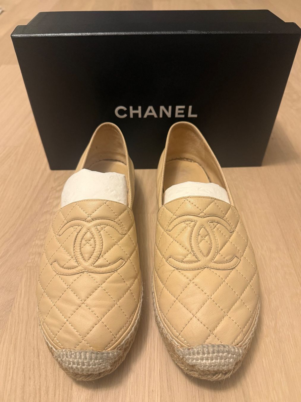 Chanel Scarpe da donna: Chanel Espadrilles Beige, Grösse 40 – Usato da Embrach venduto da Gsab 1