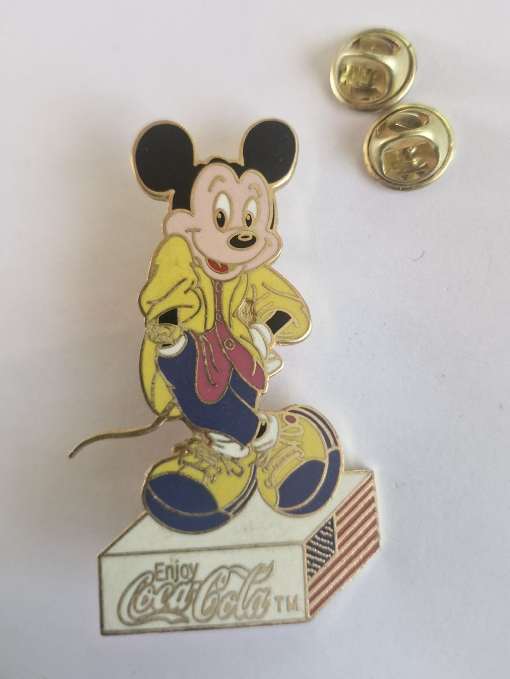 Coca-Cola Plaketten & Abzeichen: Rarer Disney Staff Pin - Mickey Coca-Cola - Mitarbeiter – Gebraucht aus Grenchen von 170