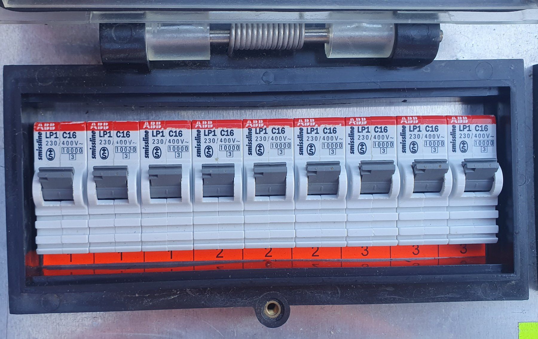 ABB Elettrotecnica: Baustromverteiler- Anschlussschrank, mobil, ABB/SMISSLINE, 6 – Usato da Winterthur venduto da BauTeilLaden2000 3