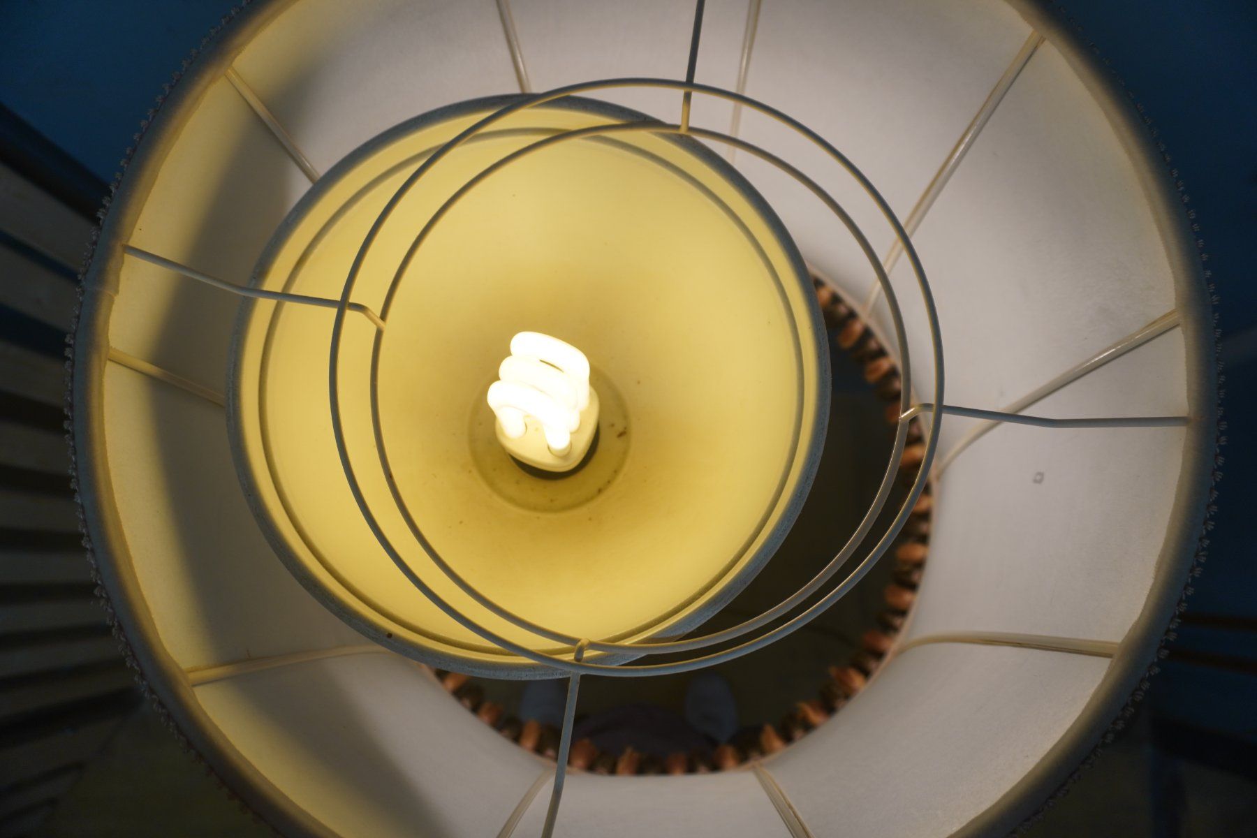 Lampade: Lampe mit Lampenschirm (S251) – Usato da Basel venduto da B.W.B. 4