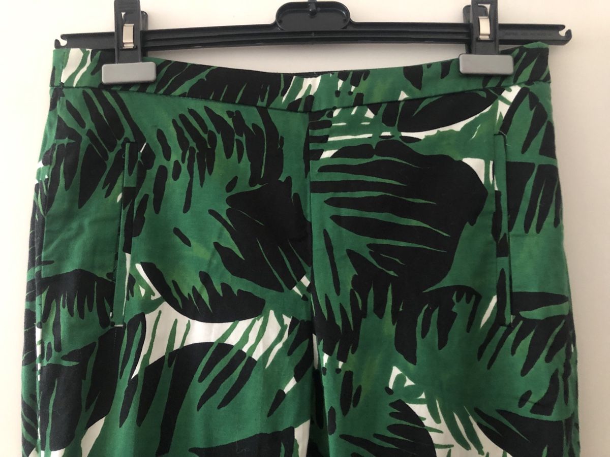 Zara Pantaloni: Pantalon imprimé jungle Zara – Usato da Onex venduto da kattrina 1
