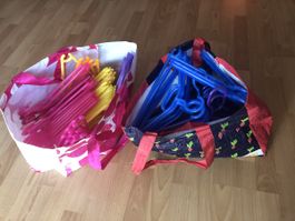2 Säcke voller stabiler Kleiderbügel