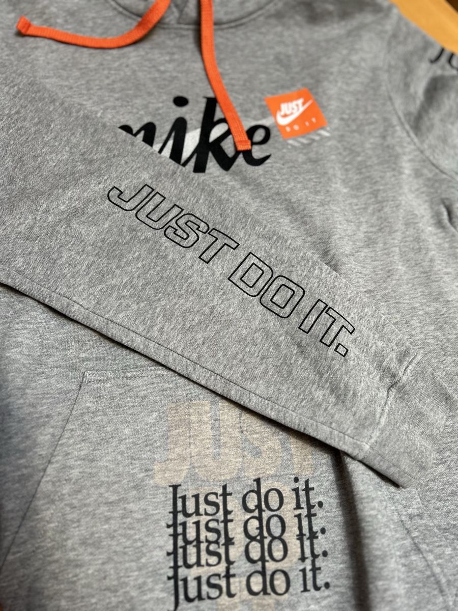 Nike Maglioni & Felpe: Cooler Nike Sweat Hoodie – Usato da Waltenschwil venduto da Hendi 2