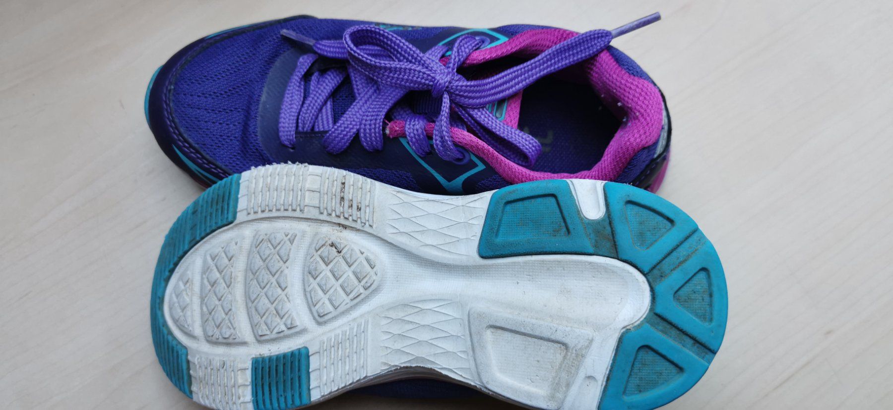 Fila Scarpe per ragazze: Fila Schuhe Gr. 30 – Usato da Oberkulm venduto da Preneur 2