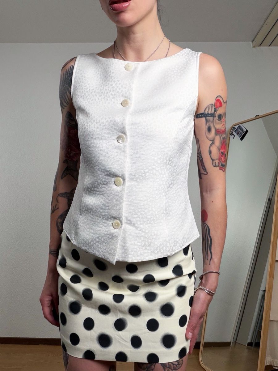 Tops: Vintage White Sleeveless Blouse – Gebraucht aus Knonau von Grapesvintage