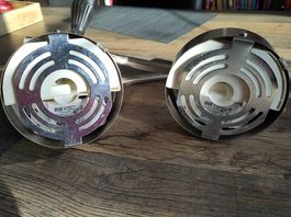 Zwei Deckenlampen mit jeweils 3 Spots