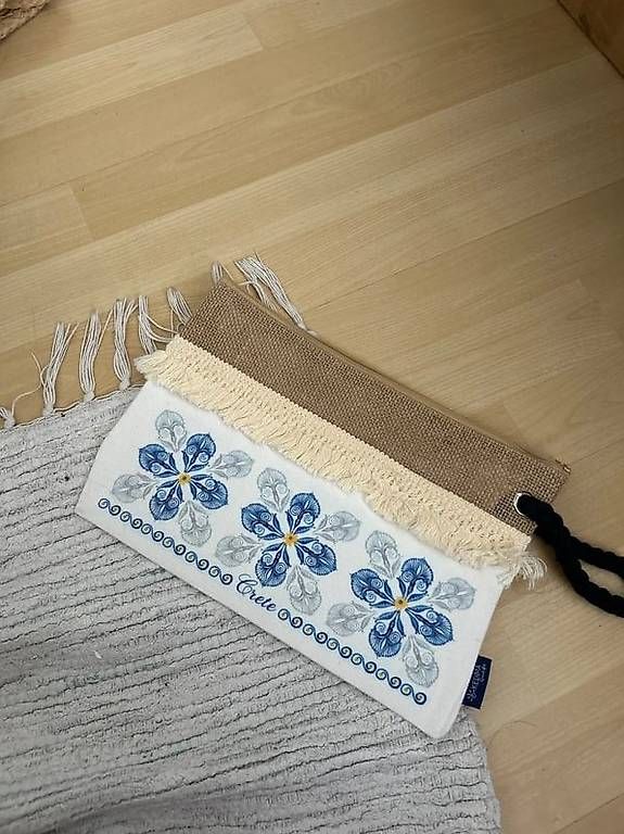 Borse da donna: Clutch – Usato da Bütschwil venduto da Mariia_Ch221