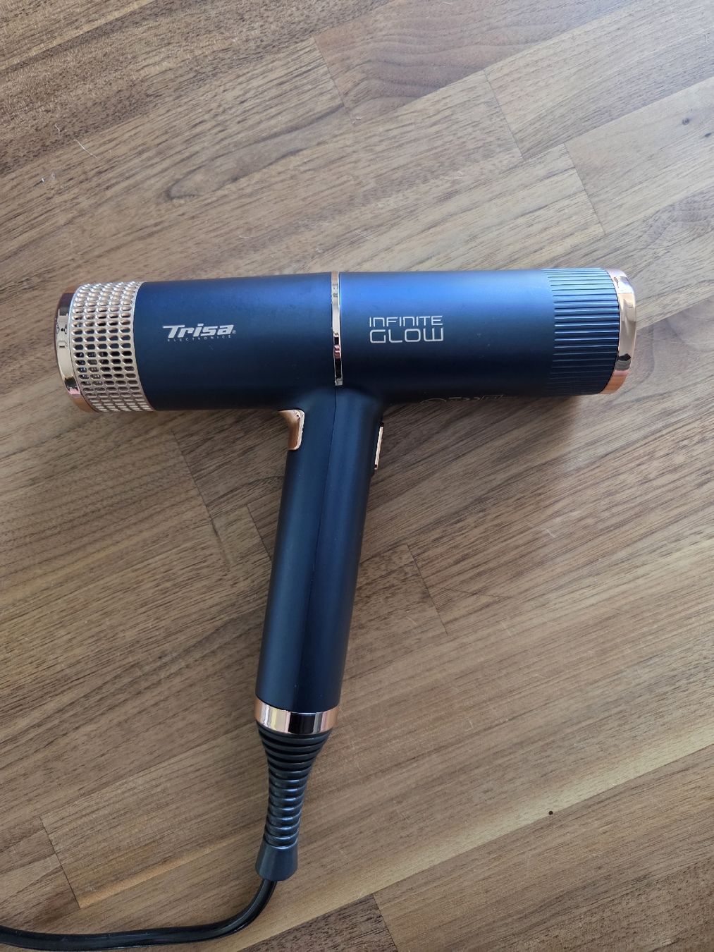 Trisa Föhn: Trisa Infinite Glow Haartrockner NEU – Neu und originalverpackt aus Lömmenschwil von MFU_ 3