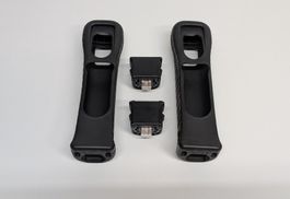 2 Original Wii MotionPlus Adapter mit Schutzhüllen