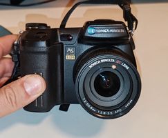 Konica Minolta DiMAGE A2 (8.0 MP) – Ungeprüft / Für Bastler