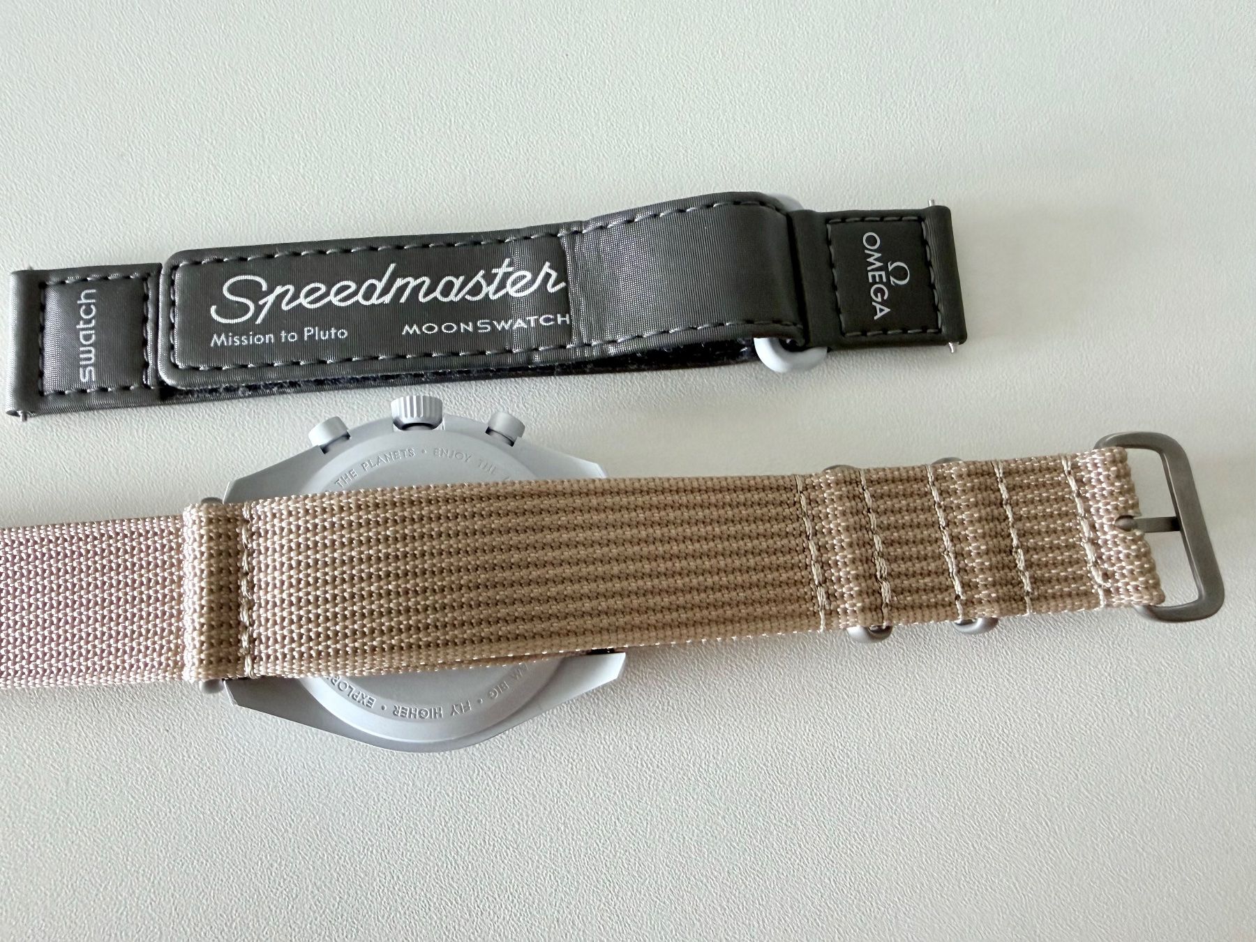 Swatch Orologi: OMEGA x SWATCH Mission to Pluto "Safari", NO box & papers – Nuovo (secondo la descrizione) da Le Mont-sur-Lausanne venduto da LycaGallery 2
