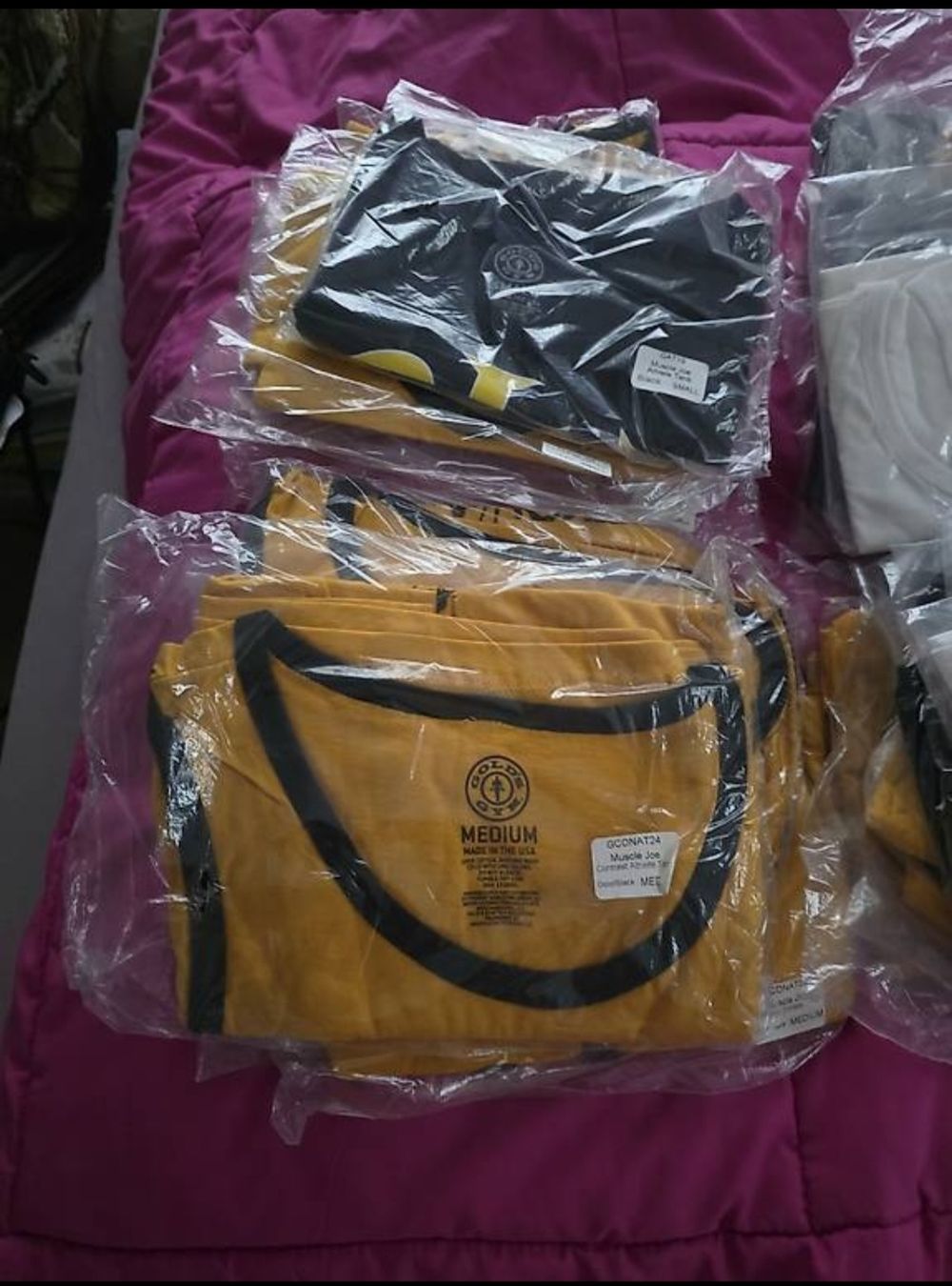 Lots de vêtements: Gym Orignalverpackt 56 Stuck  – Neuf avec emballage d'origine à Reitnau par cuorematto01