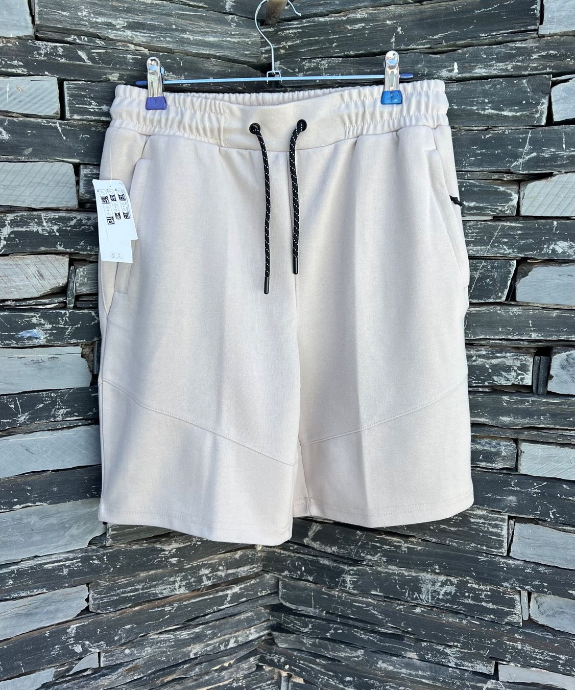 Pantaloni: Cremefarbene Short – Nuovo e nell'imballaggio originale da Tagelswangen venduto da fireiceprincess 2