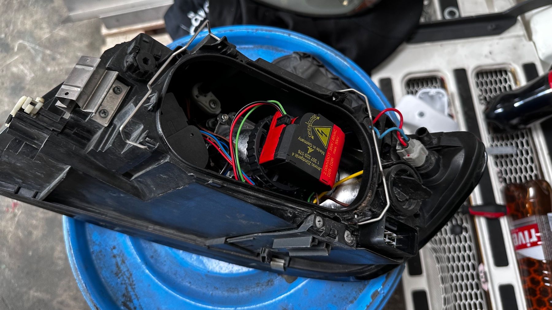 Volvo Phares: Volvo V50 Xenonscheinwerfer – D'occasion à Ursenbach par flueckigeraedu1 2
