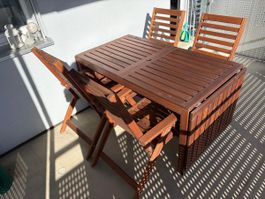 Gartentisch klappbar braun mit 4 Stühlen gut erhalten