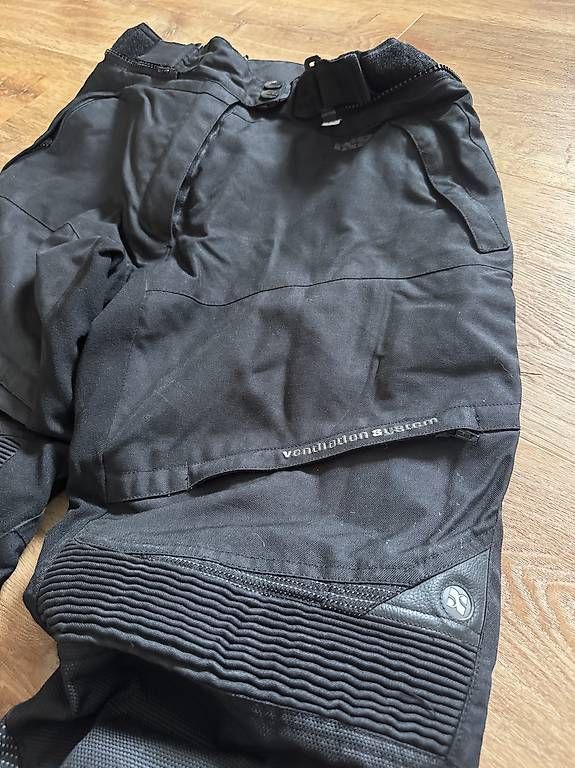 IXS Hosen: IXS Töff / Motorradhose Grösse M schwarz – Gebraucht aus Tägerwilen von _Moonlight_ 3
