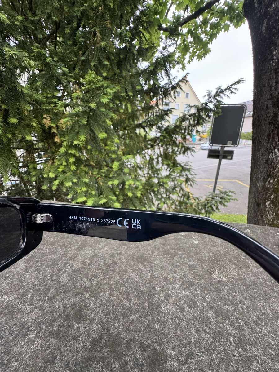 H&M Occhiali & Lenti: H&M Thick Frame Sunglasses Black Vintage – Usato da Effretikon venduto da rus_2l2p 5