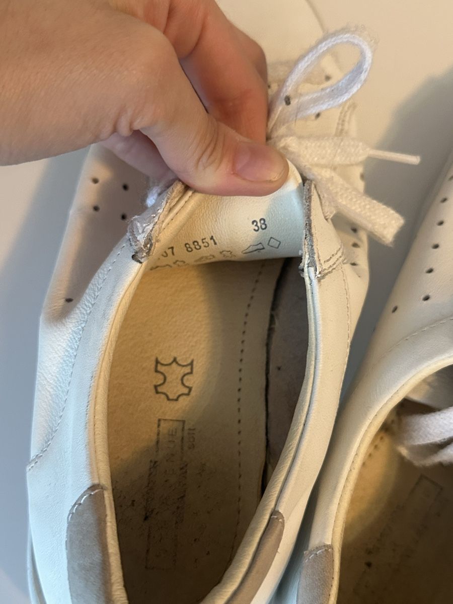 Scarpe da uomo: Lederschuhe Grösse 38 – Nuovo (secondo la descrizione) da Emmen venduto da Fernanda_Pacheco 1