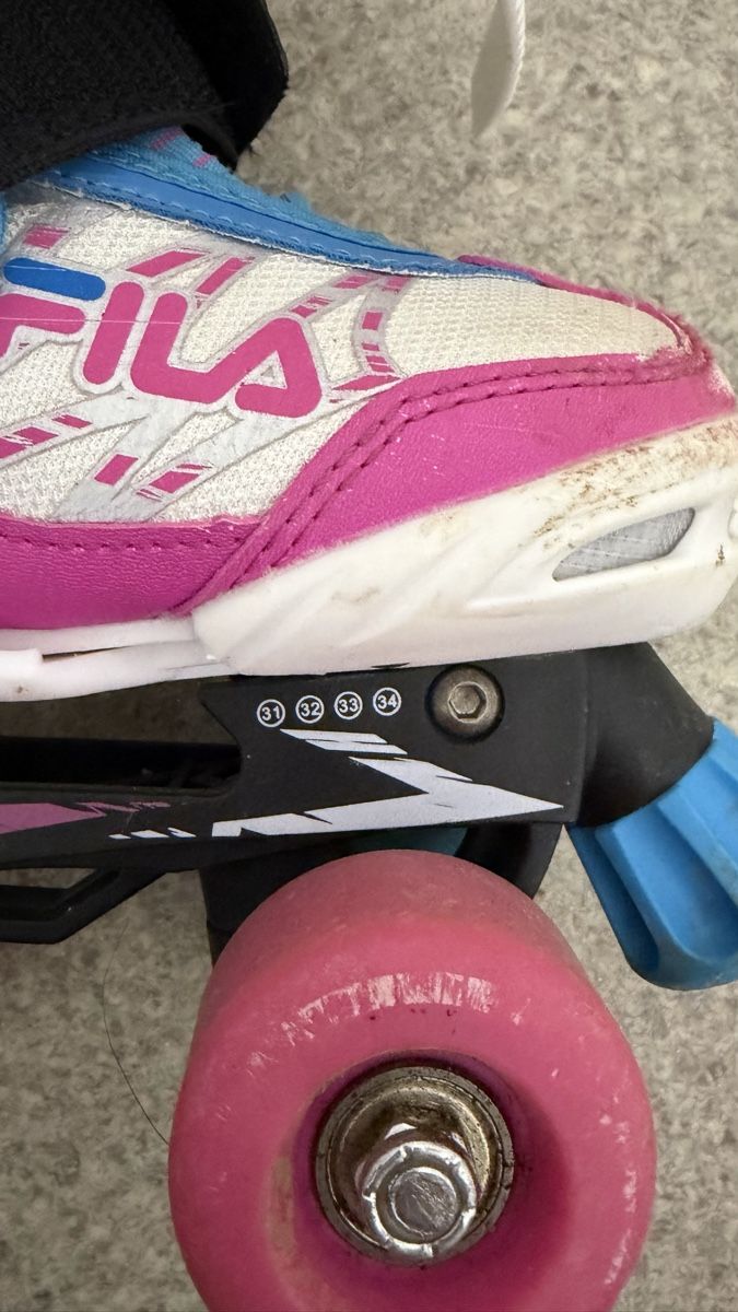 Fila Pattini in linea & Pattini a rotelle: Fila Rollschuhe, Gr. 31-34, verstellbar – Usato da Hölstein venduto da Maramo 1