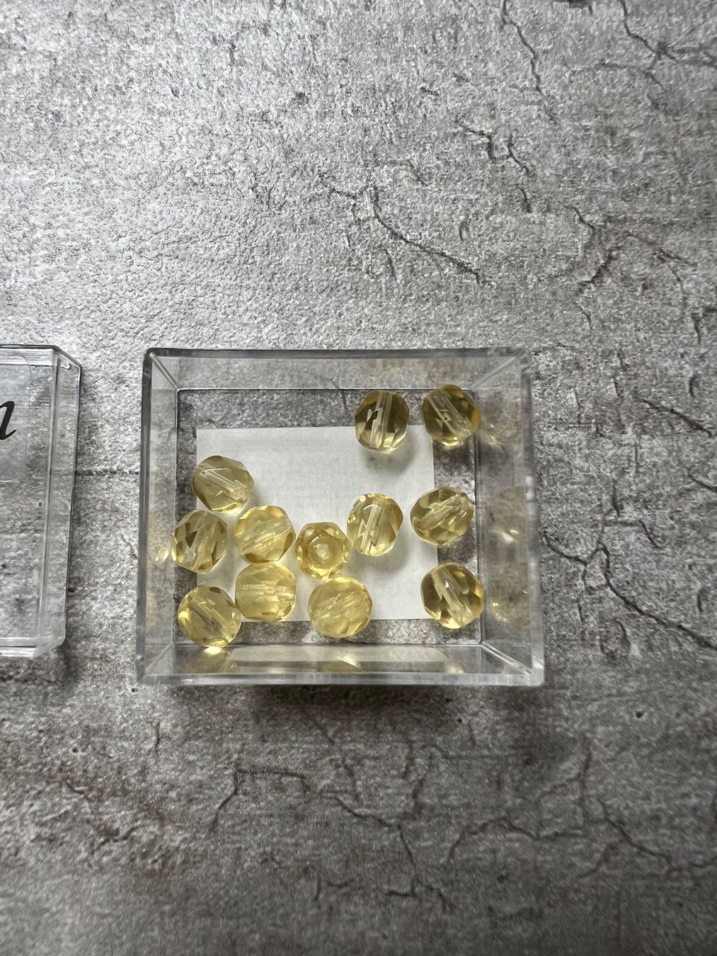 Perle (finte): Glasschliffperle - Farbe Topas hell / 6 mm / Pearlfun – Nuovo (secondo la descrizione) da Stein AG venduto da Anastasia_Asya 1