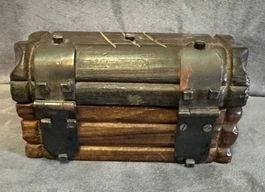 Joli petit coffre en bois
