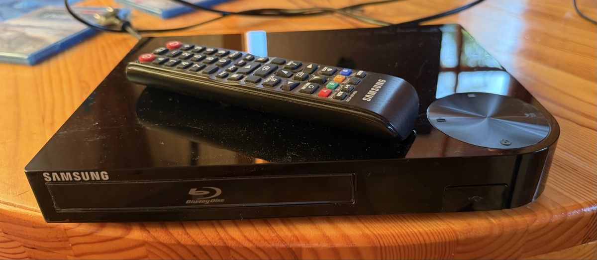 Samsung Multimediaplayer & Streamer: Samsung Blu-Ray Player – Gebraucht aus Sion von Senggchuppa