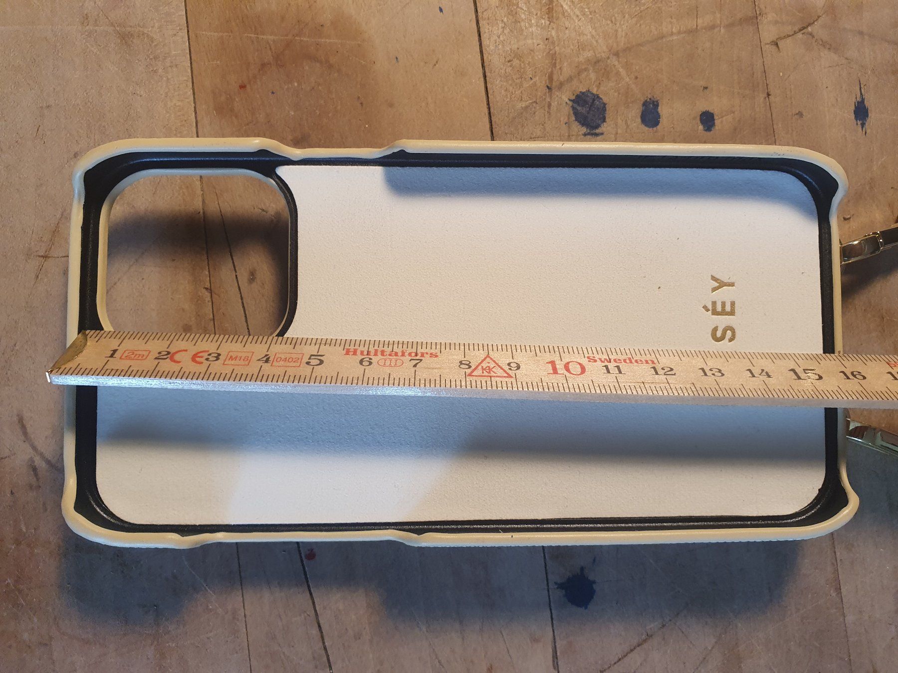 Mrséy Cover & Protezioni schermo: MRSEY Handyschutzhülle beige mit Kette – Usato da Zürich venduto da loosebone 4