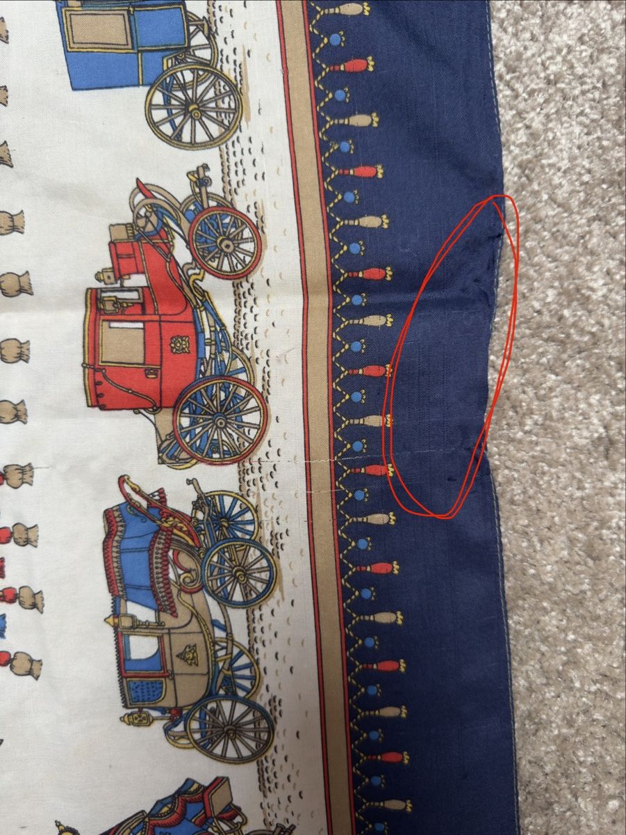 Polyester Foulard & Sciarpe: Foulard polyester vintage 67x67 – Usato da Vuippens venduto da Anna_as 1