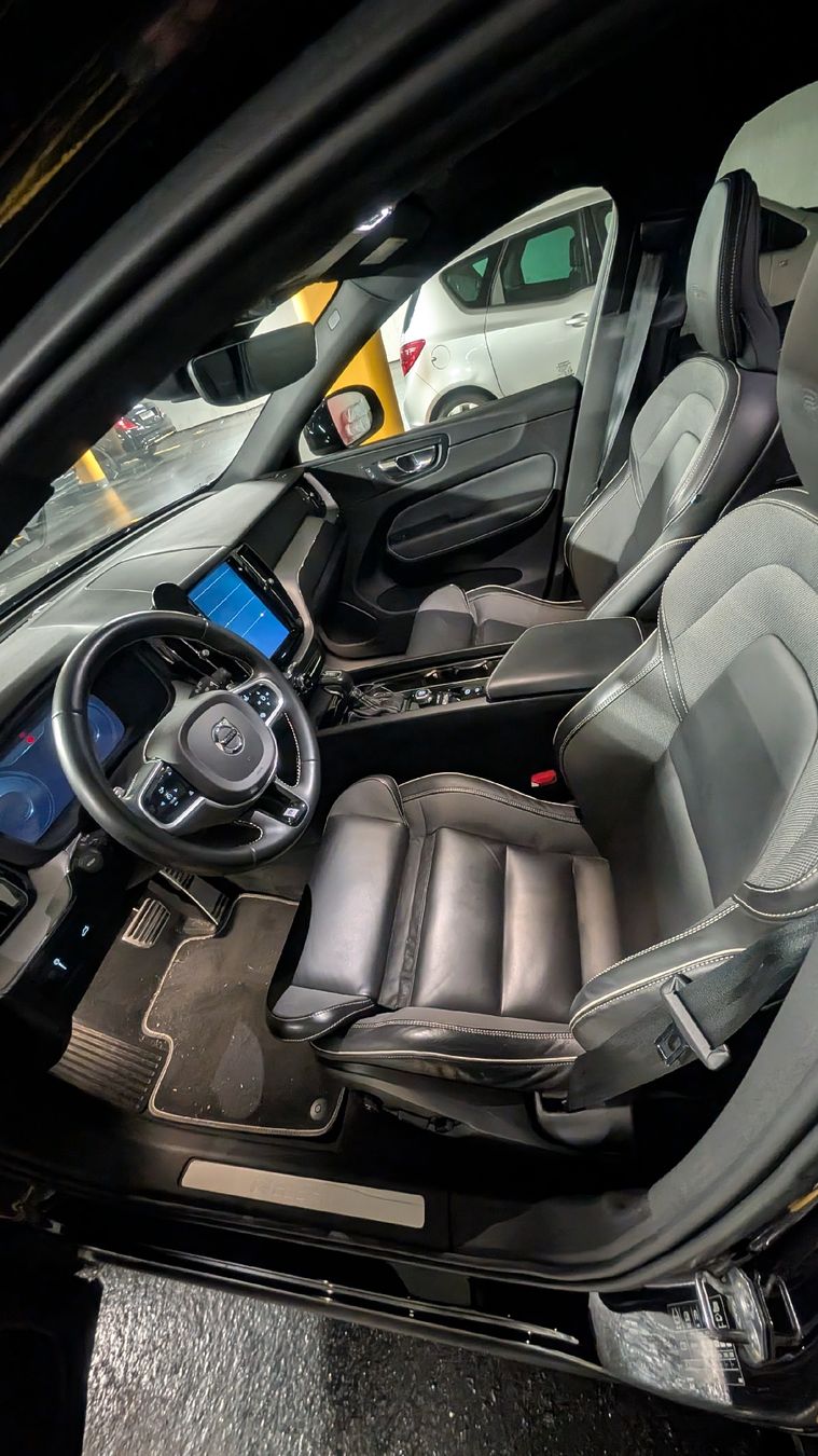 Volvo Autos: Volvo XC60 D4 R-Design | Swiss Premium Service – Gebraucht aus Cham von KeNon 3