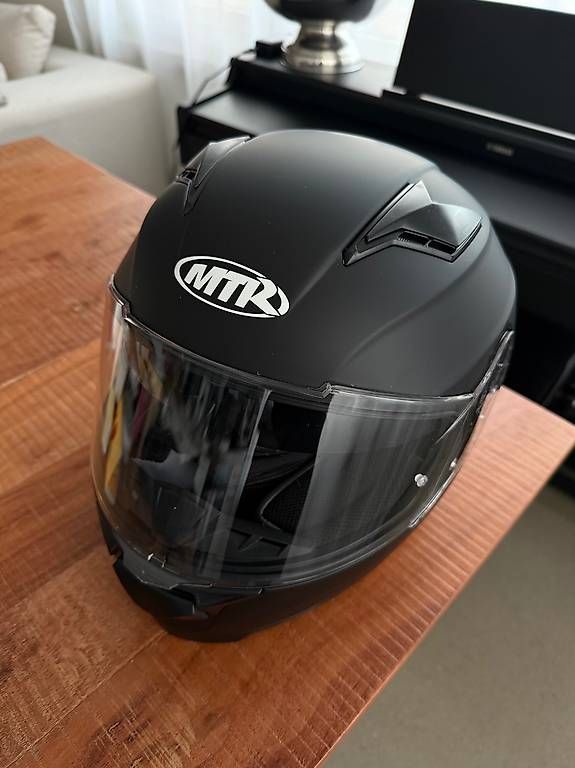 Caschi & visiere: Motorradhelm – Usato da Basel venduto da Mariaberi