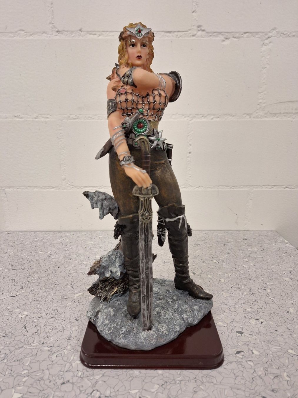 Statuette: Kriegerin (Figur ca. 30cm) – Usato da Niederhasli venduto da ZZoki