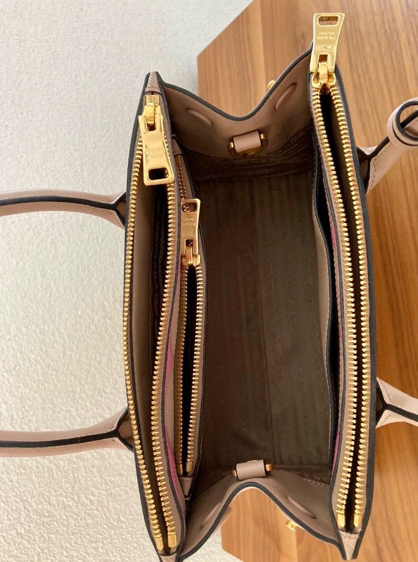 Prada Borse da donna: TOP PRADA PARADIGME LEATHER BAG – Nuovo (secondo la descrizione) da Zollikon venduto da ces-chic 8