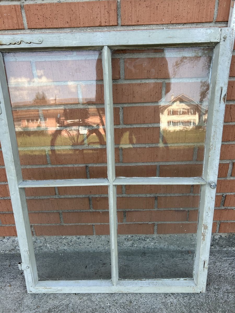 Fenster: Altes Flügel Fenster  – Gebraucht aus Gwatt (Thun) von ate_6ng8