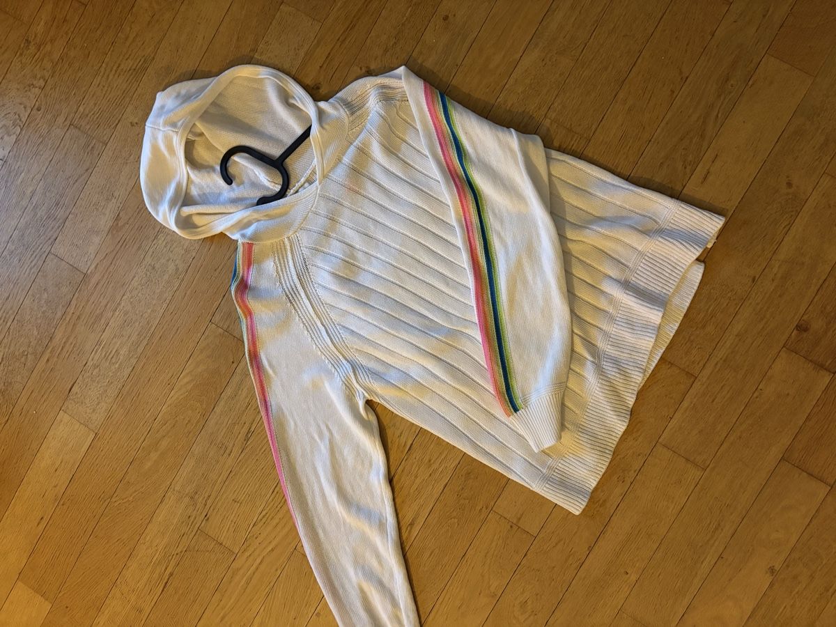 Pulls & Sweat-shirts: Pull à capuche blanc, rayures arc-en-ciel, taille M – Neuf (Voir description) à Martigny par O96