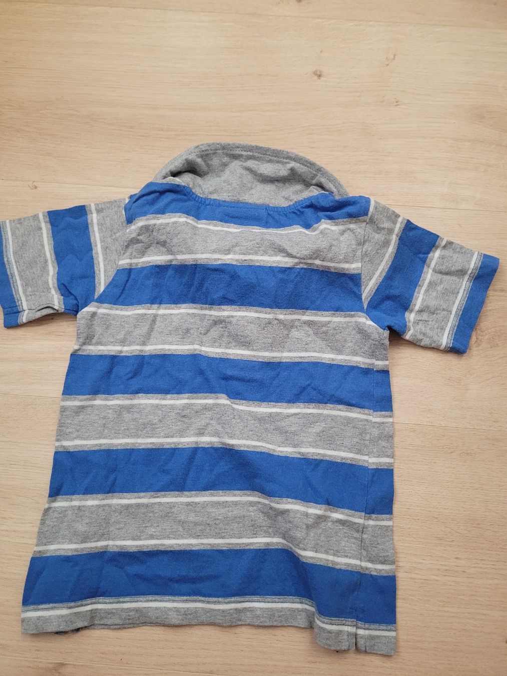 Chemises, T-shirts & Polos: t-shirt Gr. 98 – D'occasion à Lupsingen par sta_wgg5 3