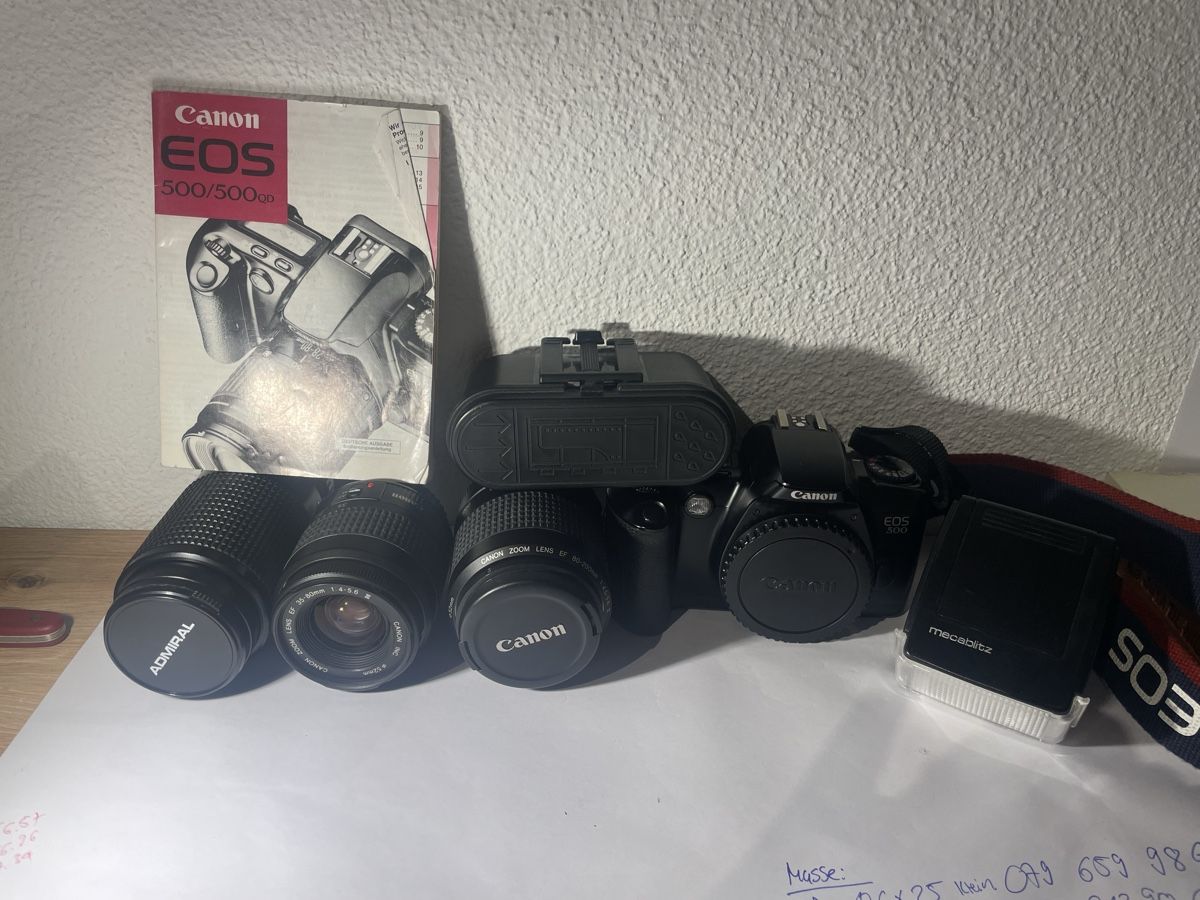 Canon Fotocamera: Spiegelreflexkamera Canon EOS 500 mit Objektiven Set – Usato da Sargans venduto da Didis