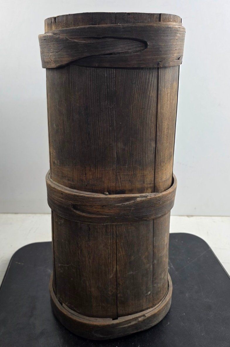Altri elettrodomestici e apparecchi d’epoca: Antikes Holzgefäß / Butterfass / Vorratsfass Vollholz – Usato da Flums venduto da Flumsantik
